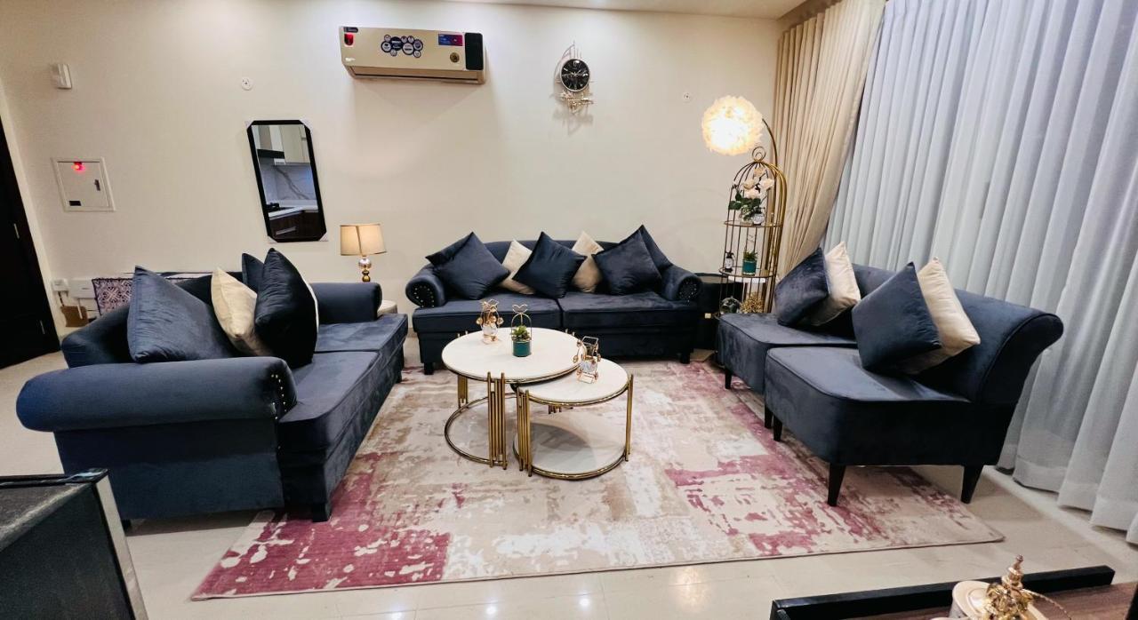 Sky Heights Luxury Apart Facing Centaurus Appartement Islamabad Buitenkant foto