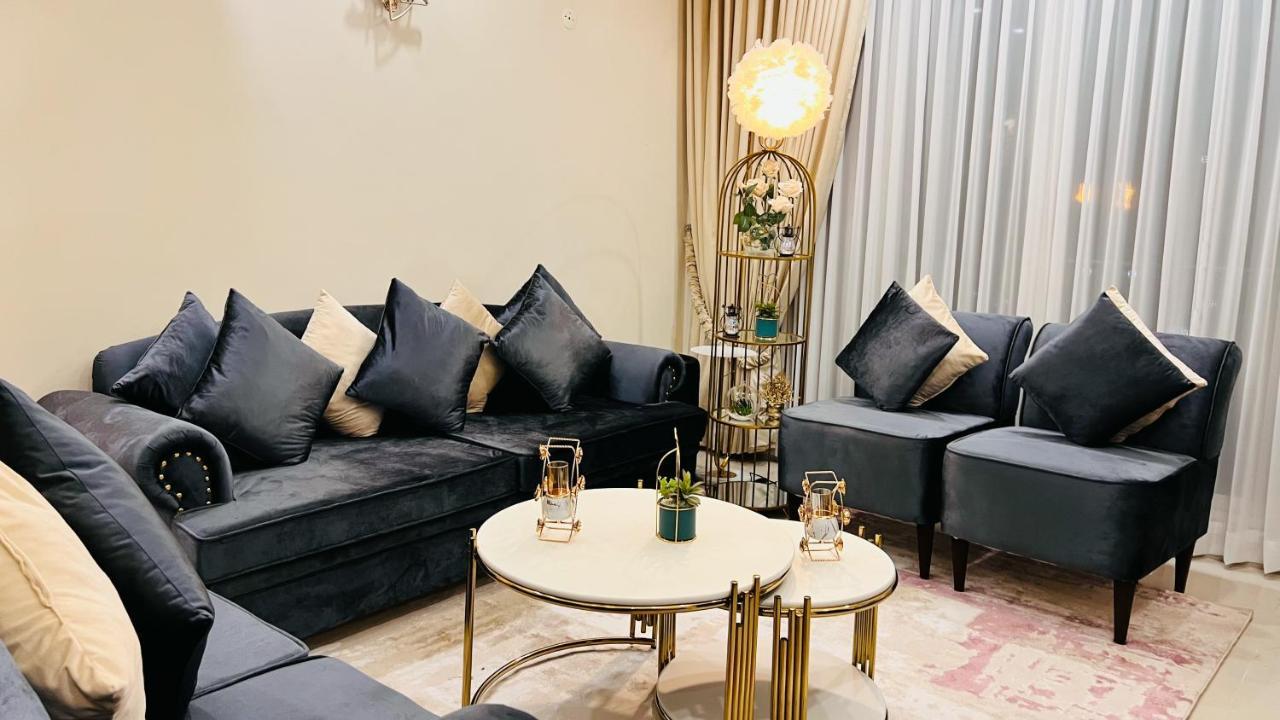 Sky Heights Luxury Apart Facing Centaurus Appartement Islamabad Buitenkant foto