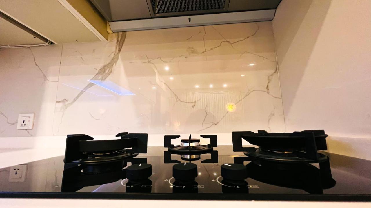 Sky Heights Luxury Apart Facing Centaurus Appartement Islamabad Buitenkant foto