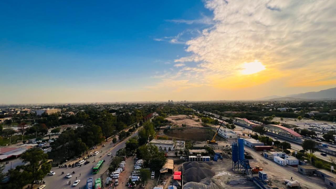 Sky Heights Luxury Apart Facing Centaurus Appartement Islamabad Buitenkant foto
