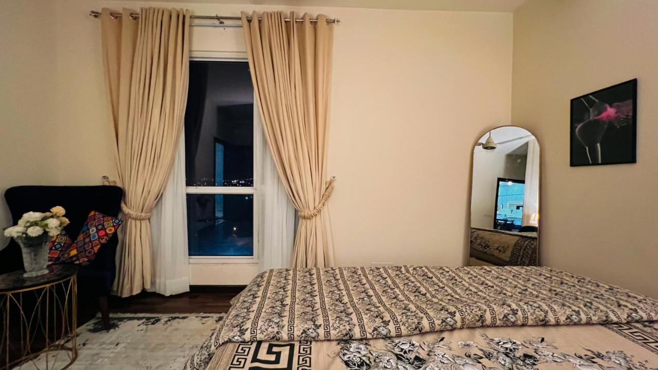 Sky Heights Luxury Apart Facing Centaurus Appartement Islamabad Buitenkant foto