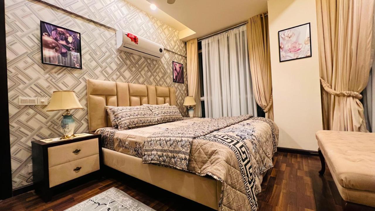 Sky Heights Luxury Apart Facing Centaurus Appartement Islamabad Buitenkant foto