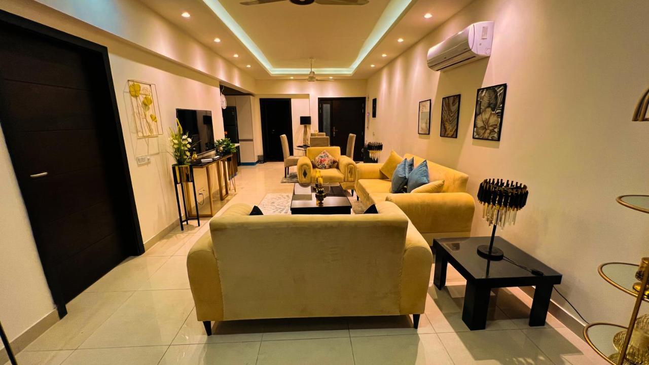 Sky Heights Luxury Apart Facing Centaurus Appartement Islamabad Buitenkant foto