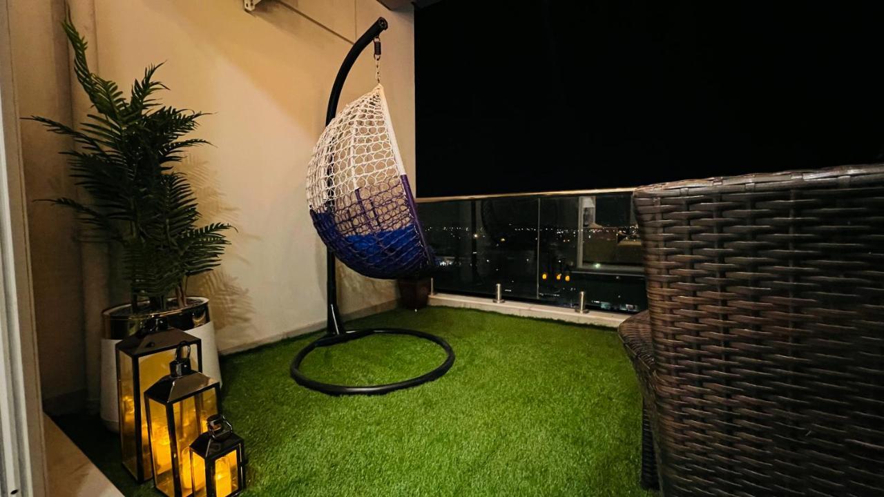 Sky Heights Luxury Apart Facing Centaurus Appartement Islamabad Buitenkant foto