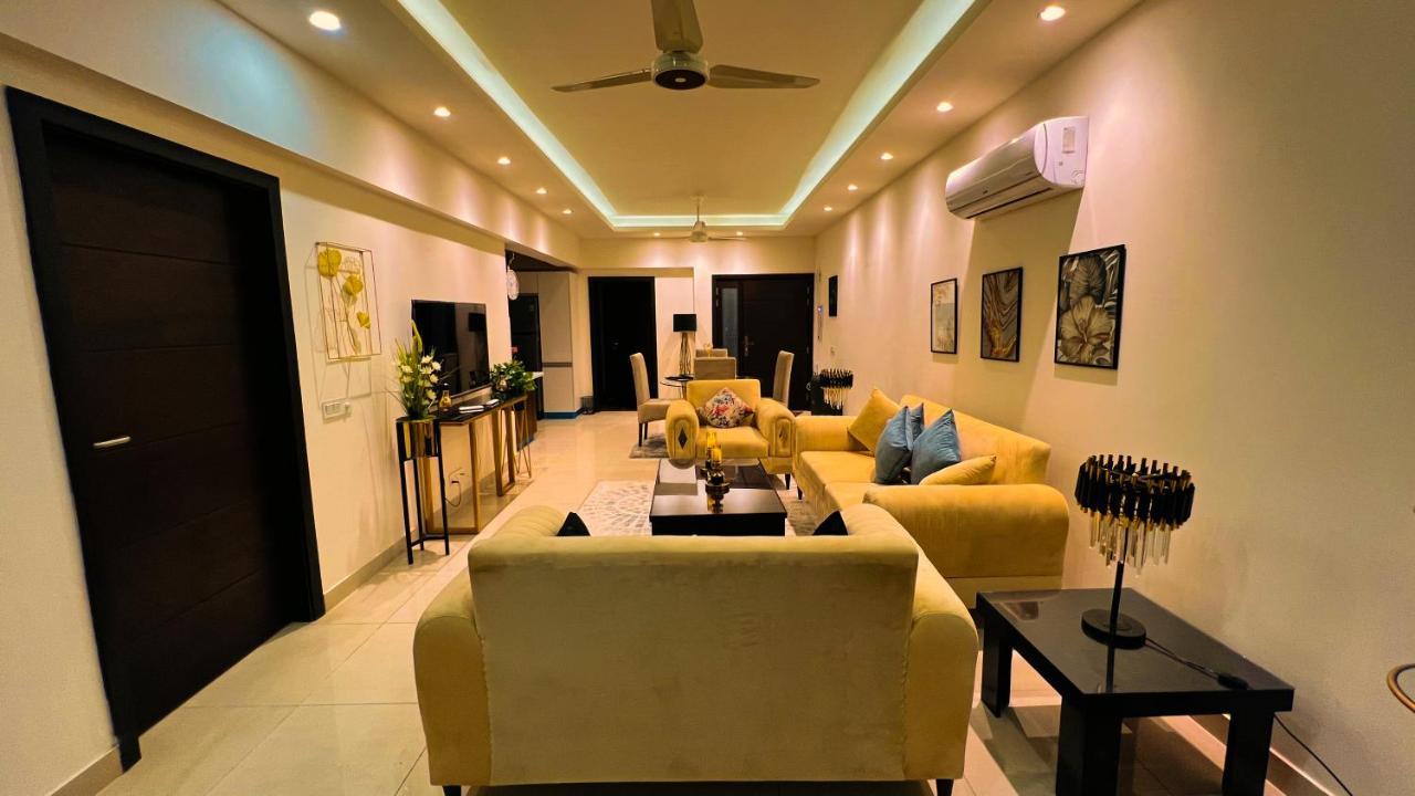 Sky Heights Luxury Apart Facing Centaurus Appartement Islamabad Buitenkant foto