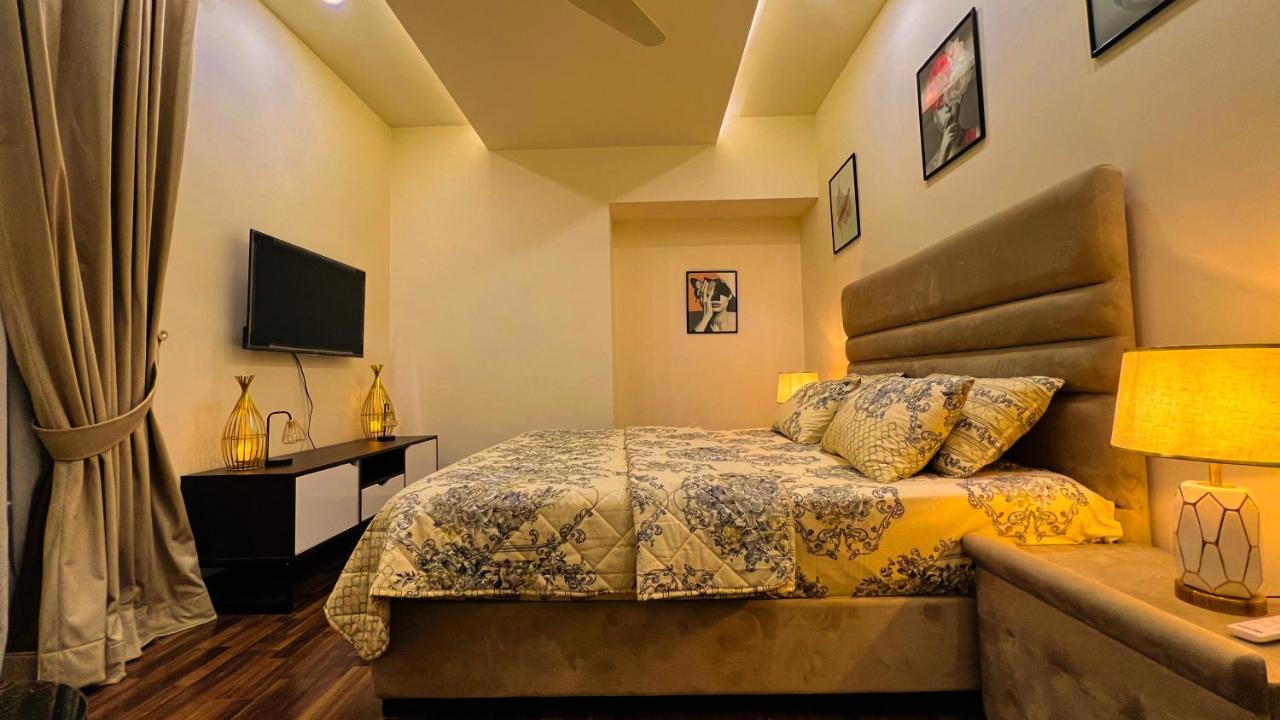 Sky Heights Luxury Apart Facing Centaurus Appartement Islamabad Buitenkant foto
